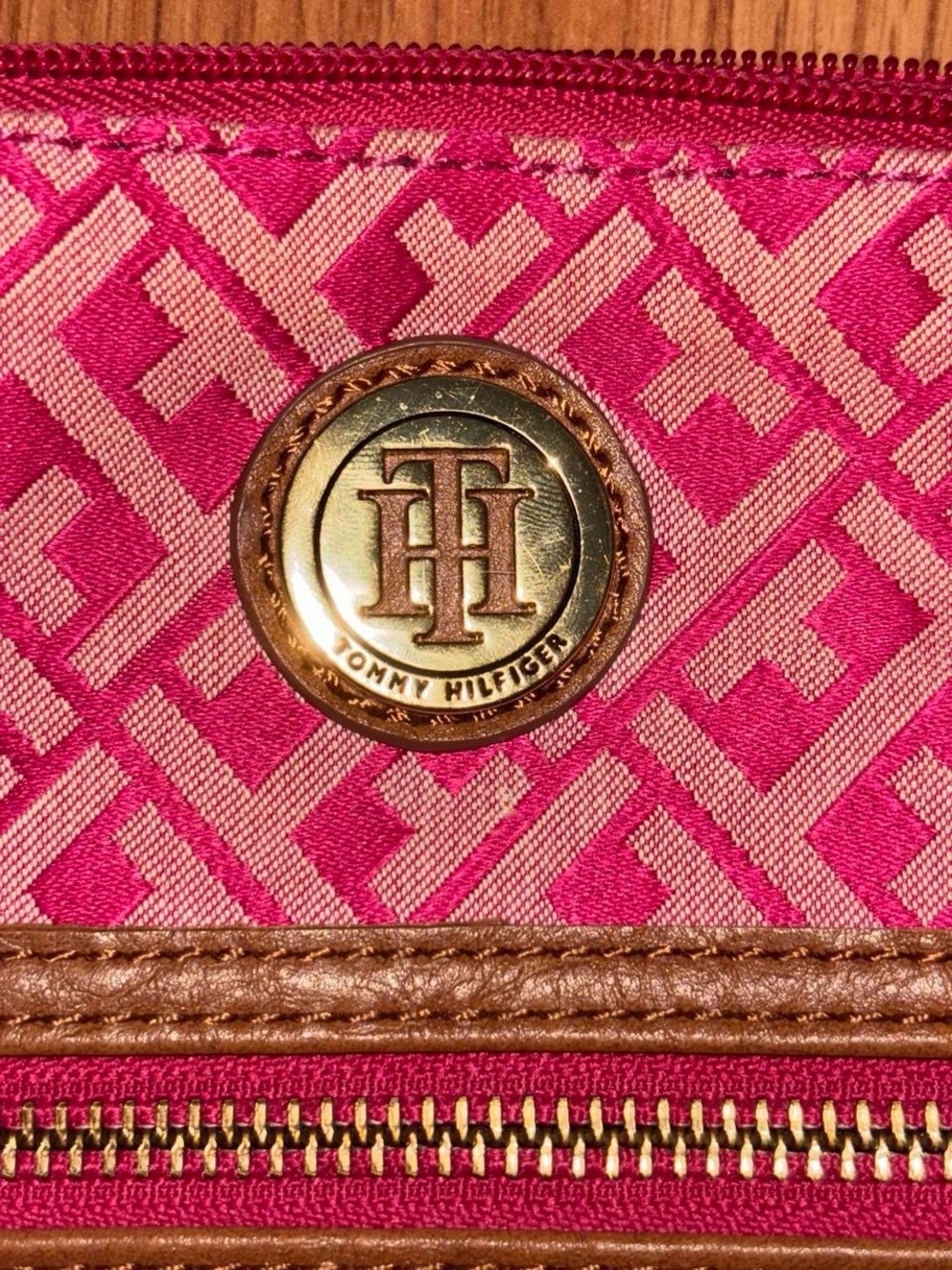 Tommy Hilfiger Crossbody Purse - Picture 3 of 7